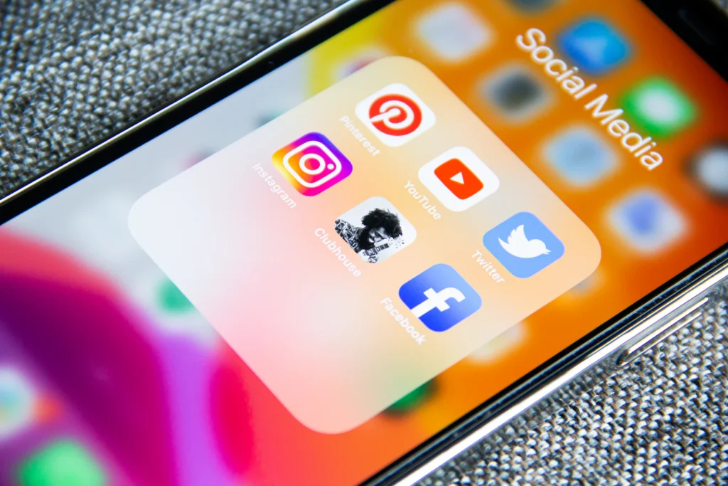 Social media fiókkezelés